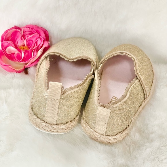 New no tags OSH KOSH B’GOSH GOLD SPARKLY TODDLER SHOES. Wear with dress or jeans - Picture 3 of 6